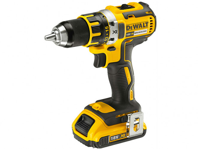 Аккумуляторная дрель-шуруповерт DeWALT DCD795D2