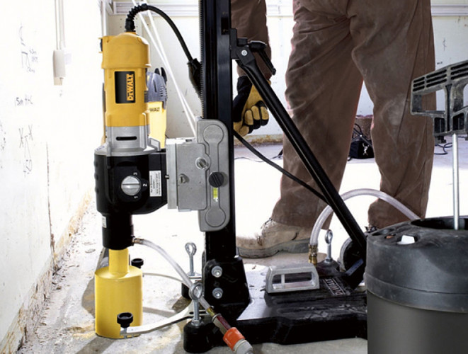 Дрель алмазного сверления DeWALT D21585