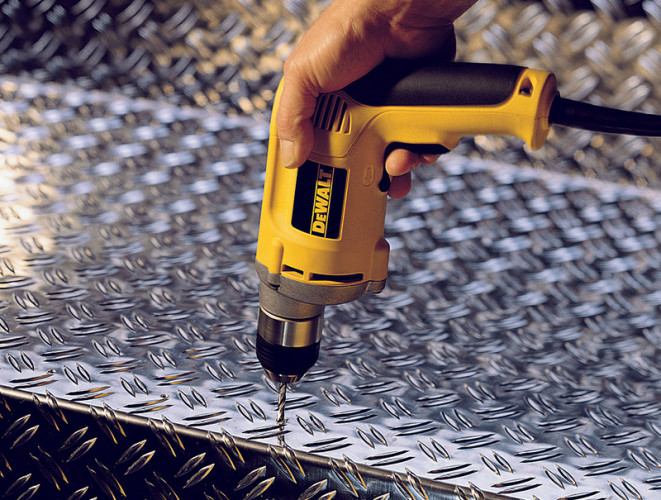 Безударная дрель DeWALT DW217