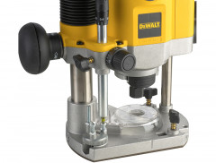 Фрезер DeWALT DW621