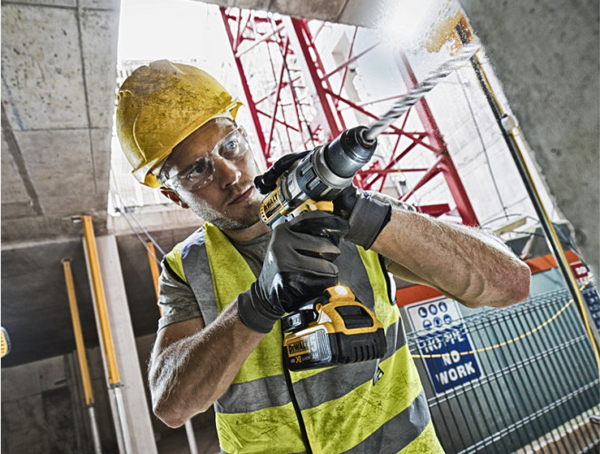 Аккумуляторная дрель-шуруповерт DeWALT DCD996P2B