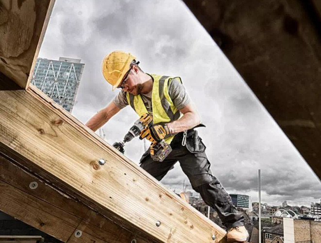 Аккумуляторная дрель-шуруповерт DeWALT DCD996P3