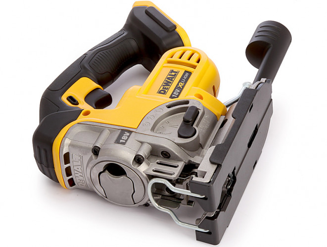 Аккумуляторный лобзик DeWALT DCS331N