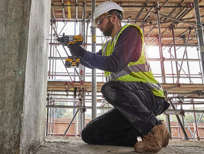 Аккумуляторная дрель-шуруповерт DeWALT DCD997NT