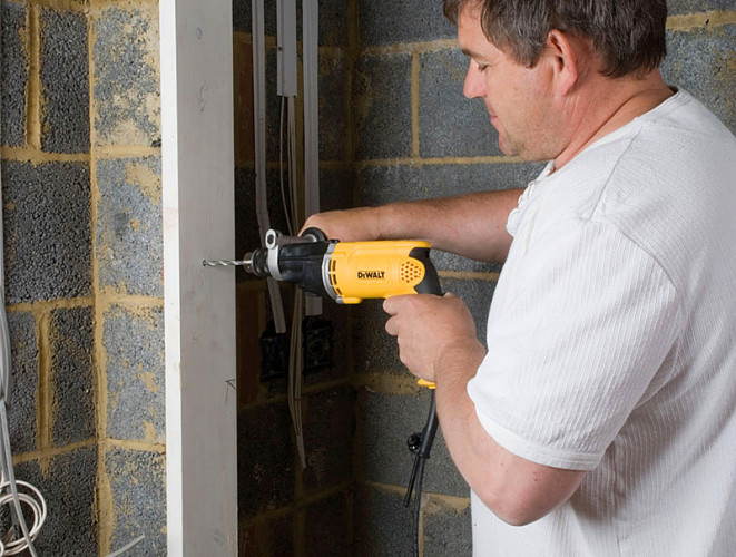 Ударная дрель DeWALT D21805KS