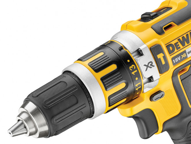 Аккумуляторная дрель-шуруповерт DeWALT DCK795S2T