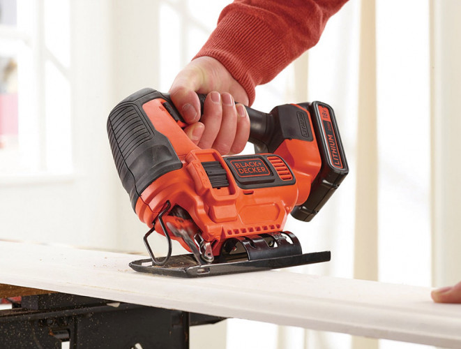 Аккумуляторный электролобзик BLACK&DECKER BDCJS18