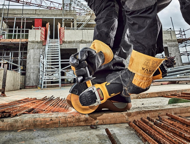Аккумуляторная болгарка DeWALT DCG405N