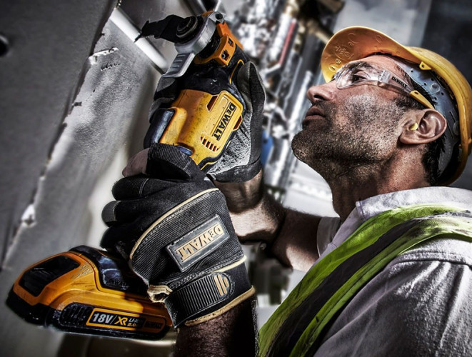 Аккумуляторный многофункциональный инструмент DeWALT DCS355D2