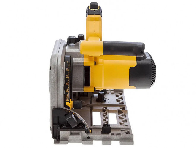Дисковая пила DeWALT DWS520KT