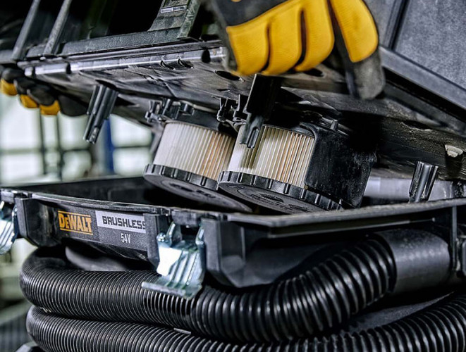 Аккумуляторный пылесос DeWALT DCV586MT2