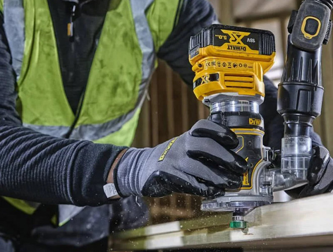 Аккумуляторный многофункциональный фрезер DeWALT DCW604NT