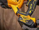 Аккумуляторная ножовка DeWALT DCS382N