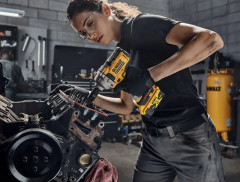 Аккумуляторный гайковерт DeWALT DCF892N