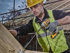 Аккумуляторный ударный винтоверт DeWALT DCF887P2