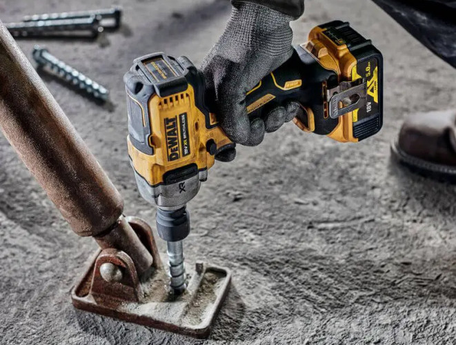 Аккумуляторный гайковерт DeWALT DCF892P2T