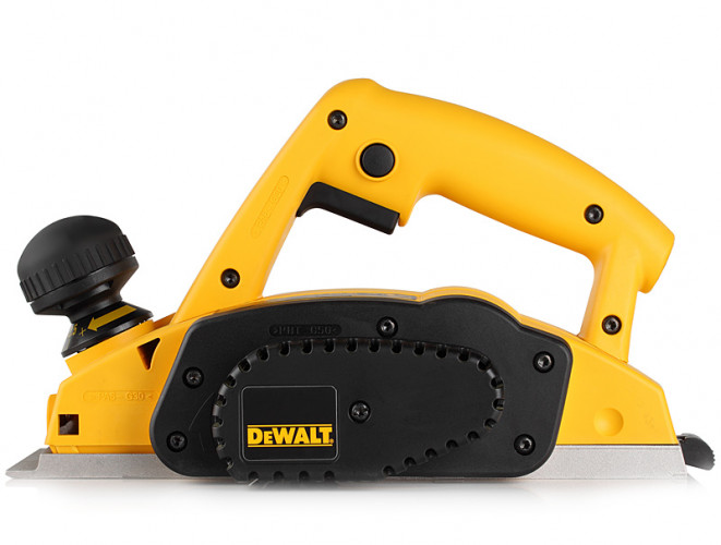 Рубанок DeWALT DW680