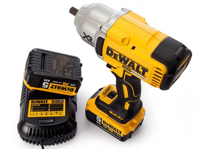 Аккумуляторный гайковерт DeWALT DCF899P2