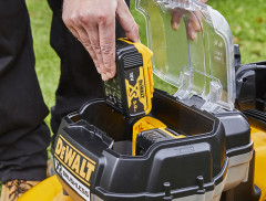 Аккумуляторная газонокосилка DeWALT DCMW564P2