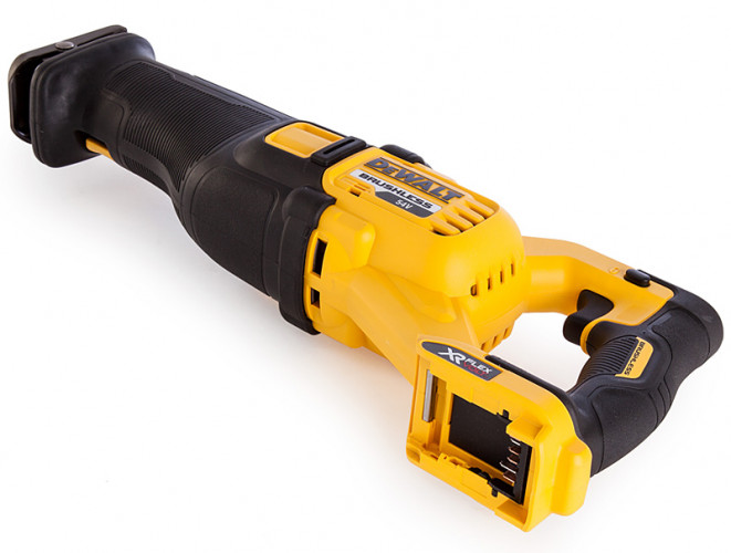 Аккумуляторная сабельная пила DeWALT DCS388N