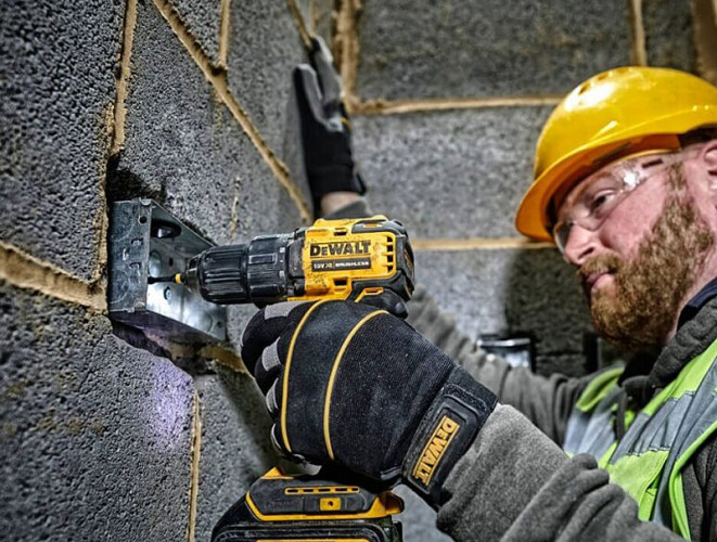 Аккумуляторная дрель-шуруповерт DeWALT DCD708D2T