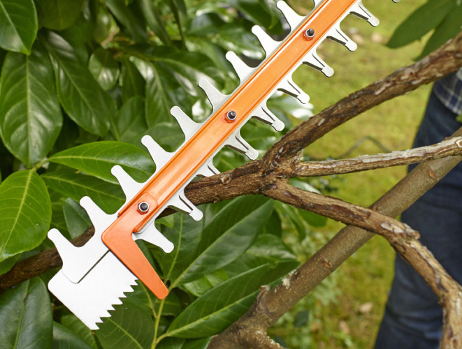 Кусторез BLACK&DECKER BEHTS301