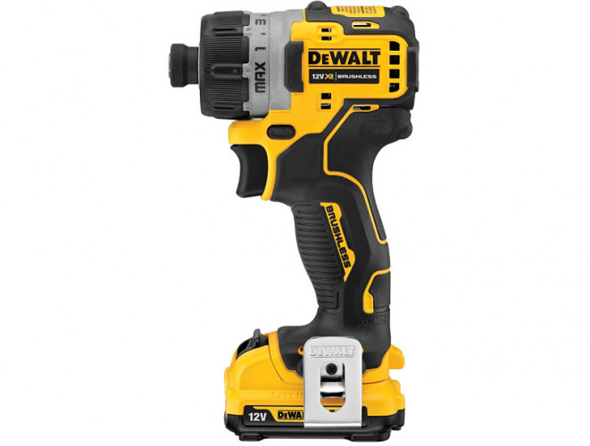 Аккумуляторный шуруповерт DeWALT DCF601D2