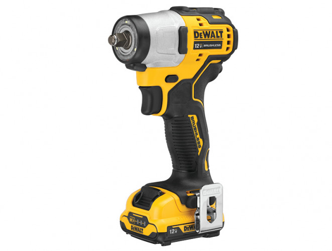 Аккумуляторный ударный гайковерт DeWALT DCF902D2