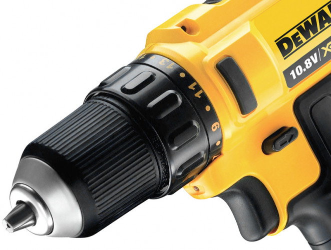 Аккумуляторная дрель-шуруповерт DeWALT DCD710N