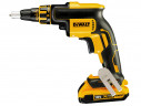Аккумуляторный шуруповерт DeWALT DCF620D2K
