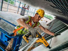 Аккумуляторный шуруповерт DeWALT DCF620N