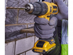 Аккумуляторная дрель-шуруповерт DeWALT DCD716D2