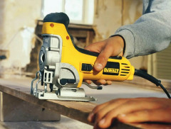 Лобзик DeWALT DW333KT