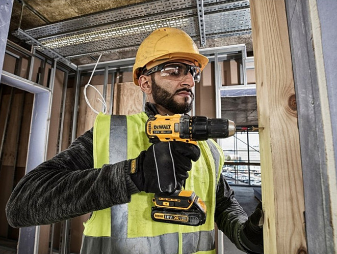 Аккумуляторная дрель-шуруповерт DeWALT DCD777S2T