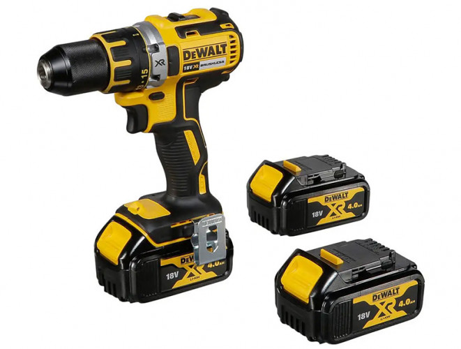 Аккумуляторная дрель-шуруповерт DeWALT DCD790M3