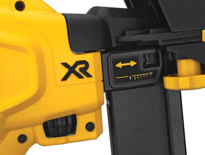 Аккумуляторный гвоздезабиватель DeWALT DCN682D2