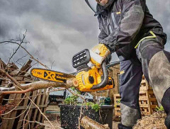 Аккумуляторная цепная пила DeWALT DCM565N